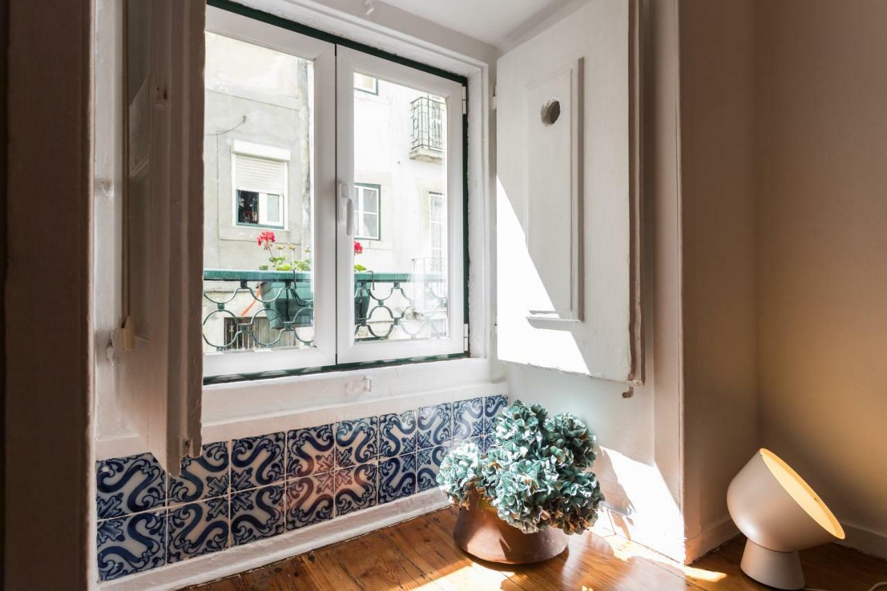 Charming Apartment Travessa Do Alcaide Lisboa Extérieur photo