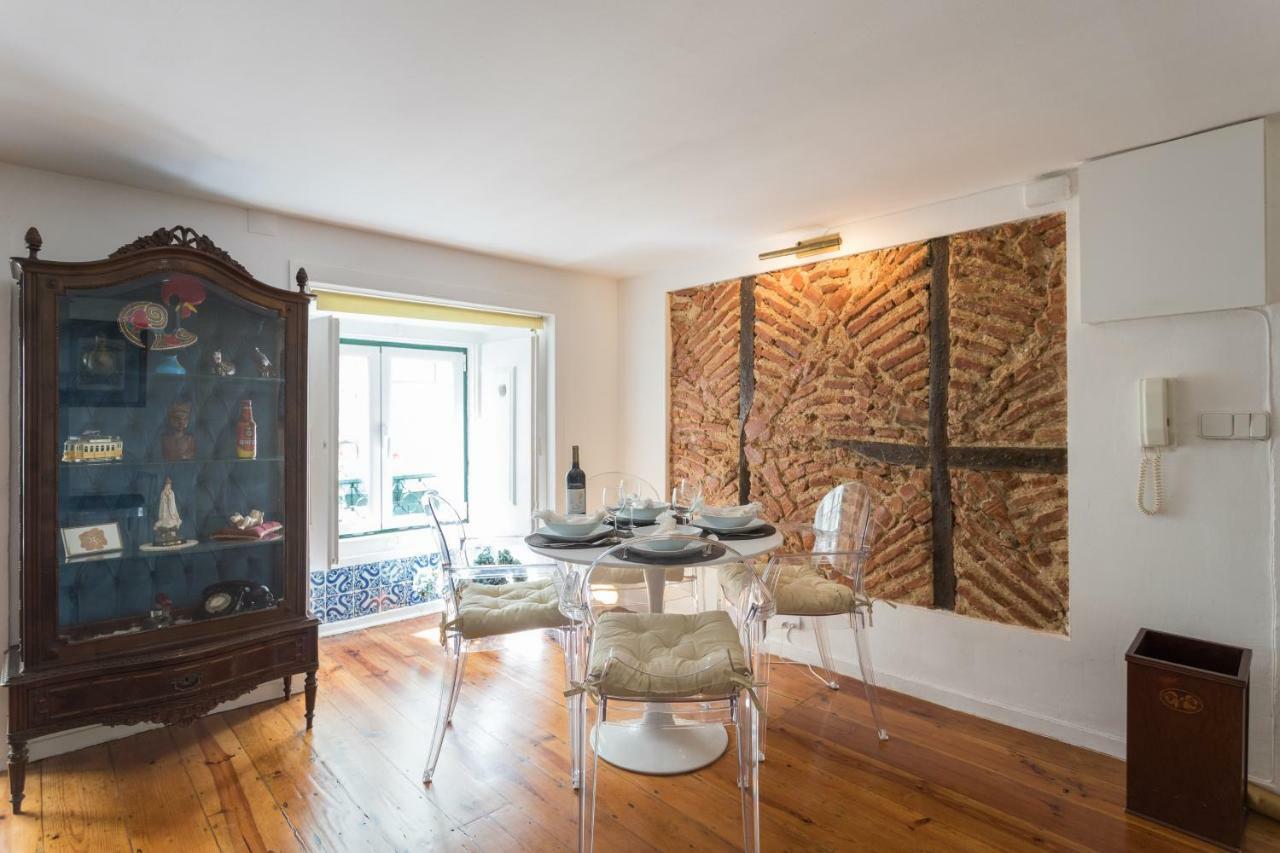 Charming Apartment Travessa Do Alcaide Lisboa Extérieur photo