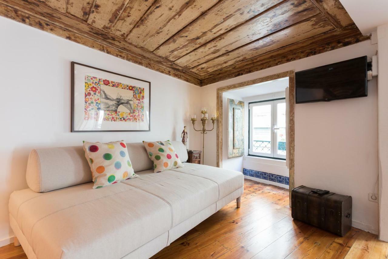 Charming Apartment Travessa Do Alcaide Lisboa Extérieur photo