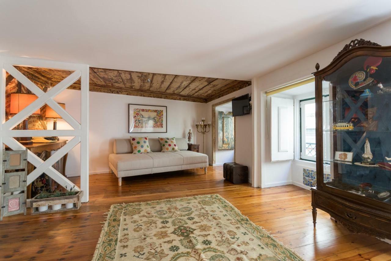 Charming Apartment Travessa Do Alcaide Lisboa Extérieur photo